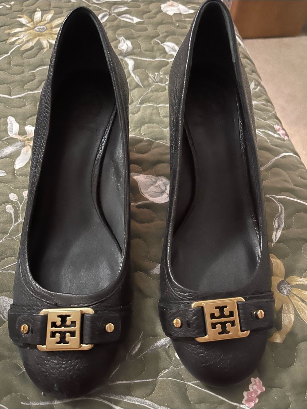 Black Leather Tory Burch Women's wedge he with Gold Hardware